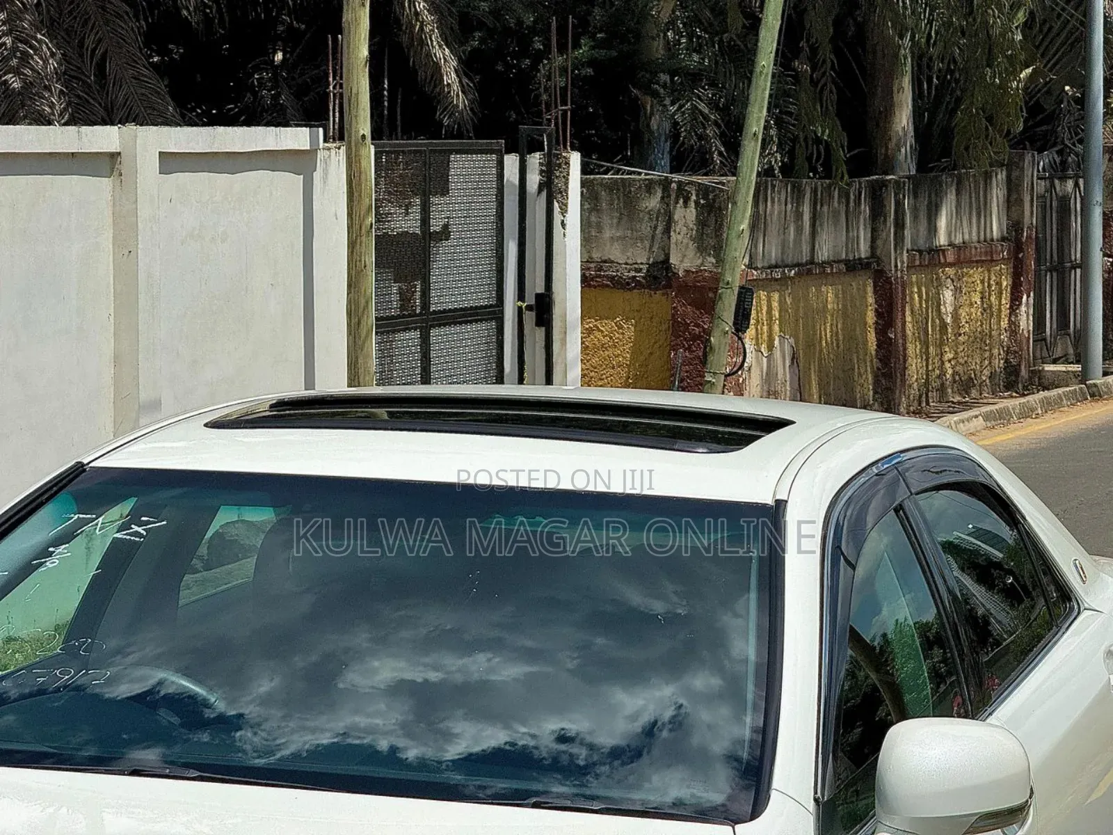Toyota Crown 2010 Silver
