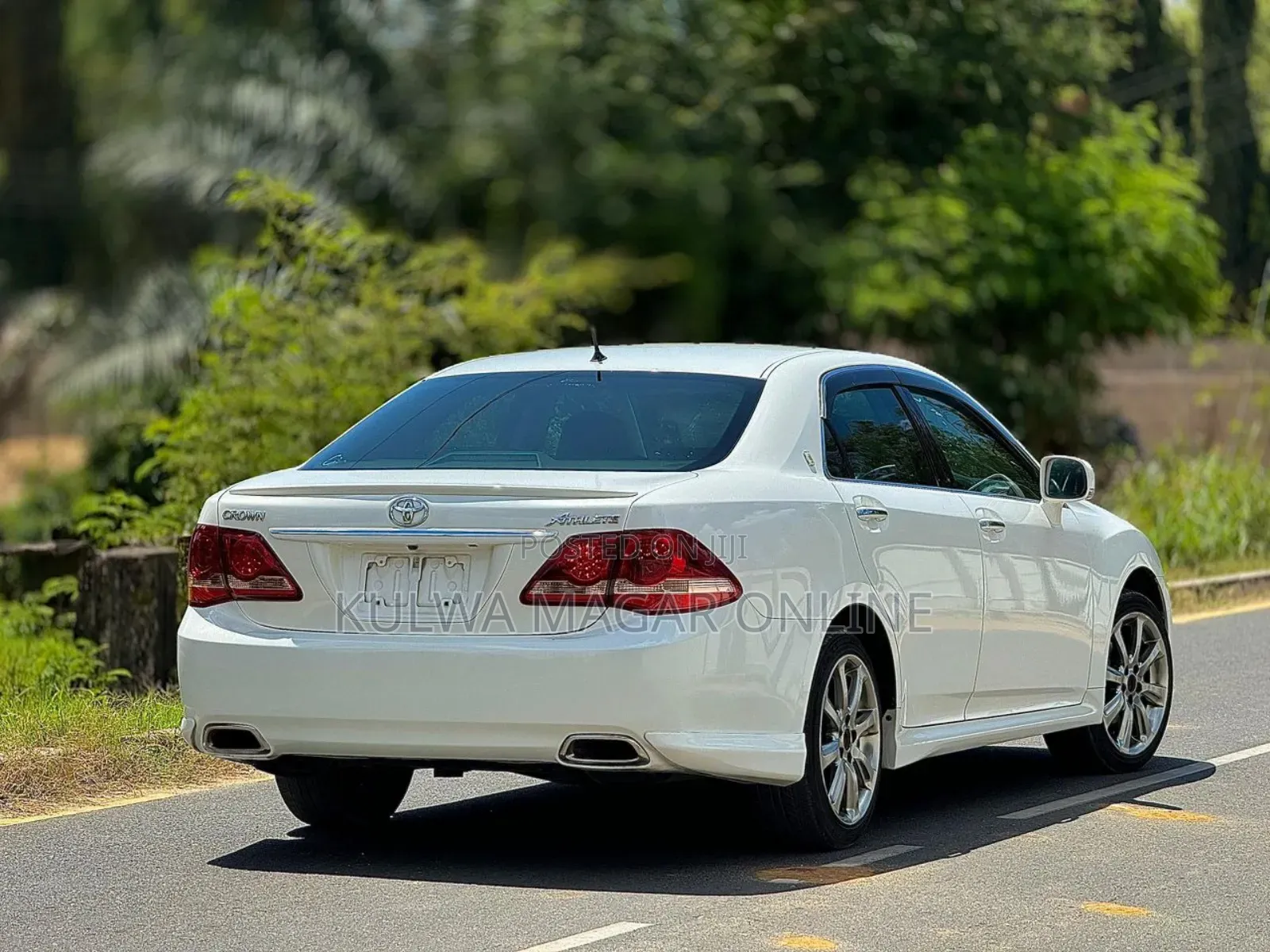 Toyota Crown 2010 Silver