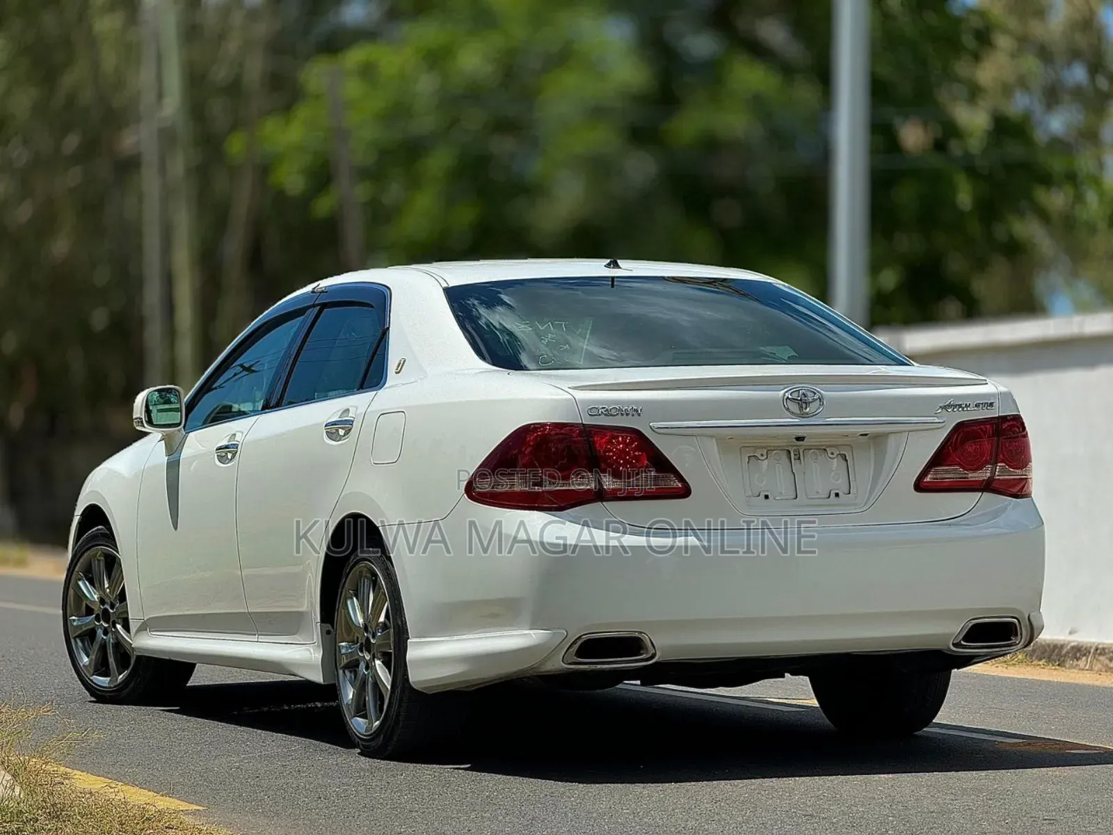 Toyota Crown 2010 Silver