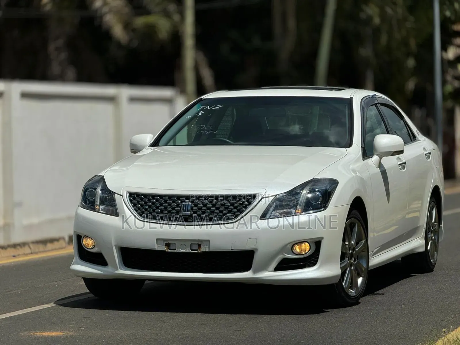 Toyota Crown 2010 Silver