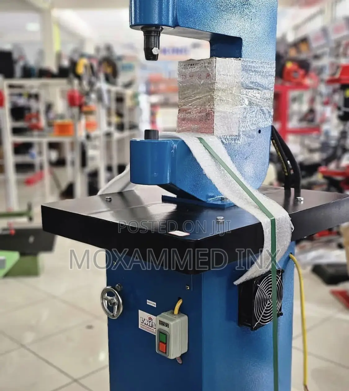Electrical Automobile Riverting Machine