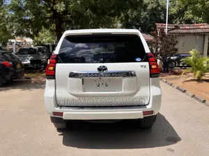 Toyota Land Cruiser Prado 2018 White