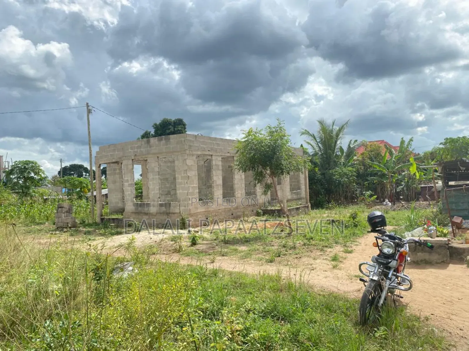 3bdrm House in Dalalipapaatzseven, Bunju for sale