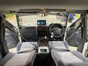 Toyota Land Cruiser Prado 2000 Silver