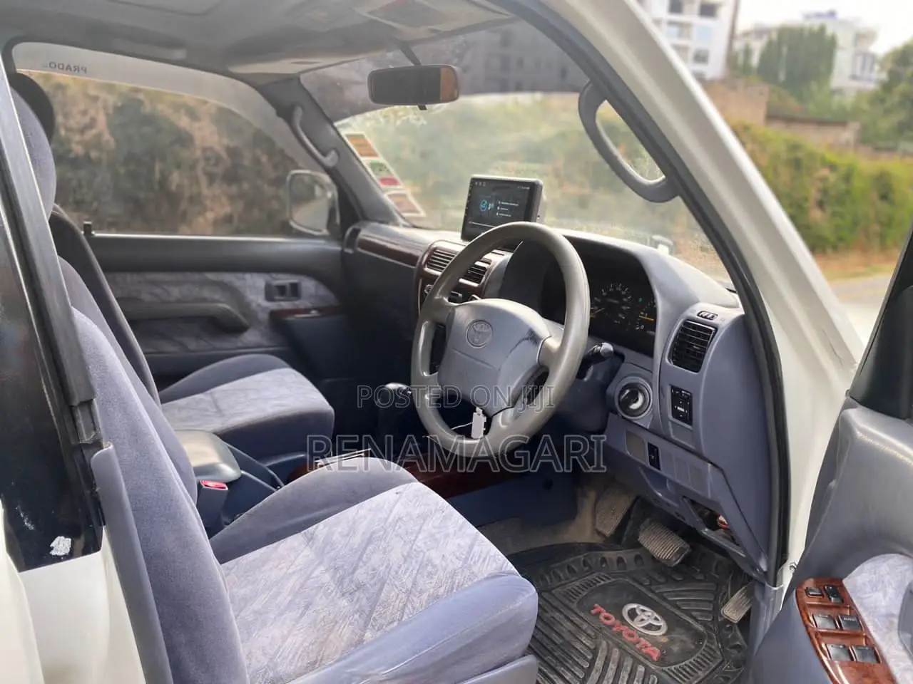 Toyota Land Cruiser Prado 2000 Silver