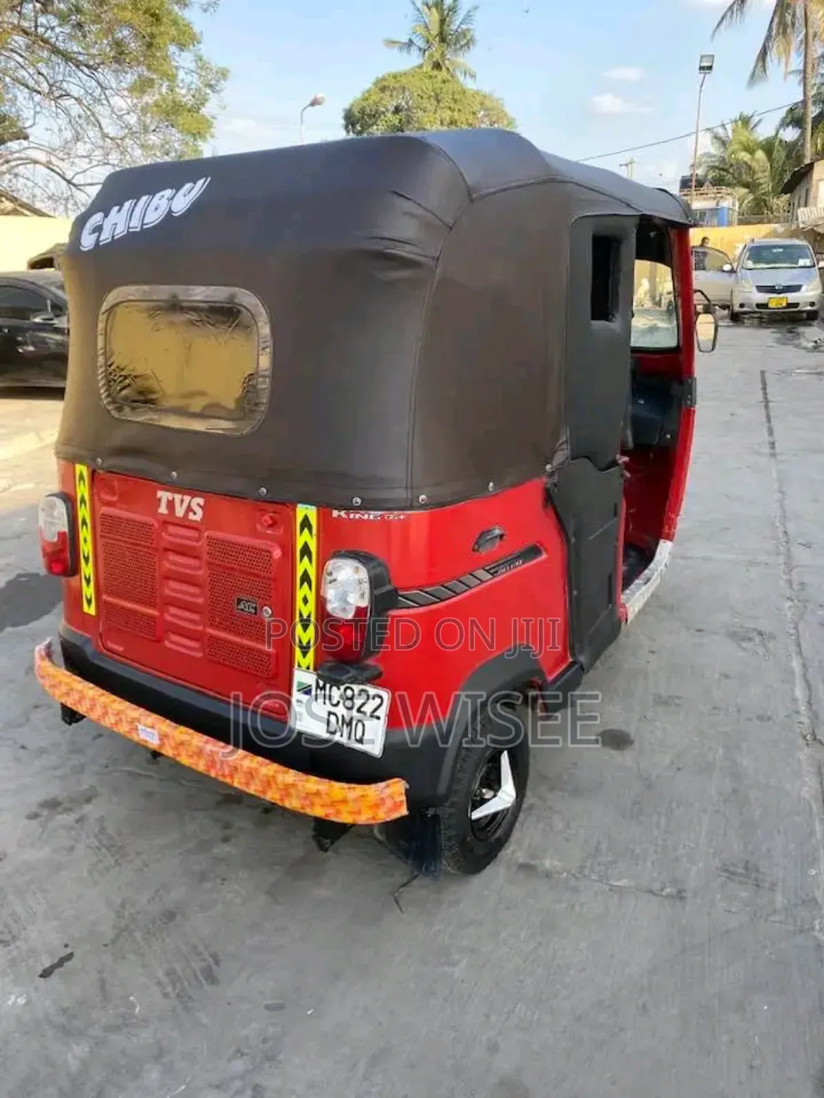 Bajaj Avenger 200 2024 Red
