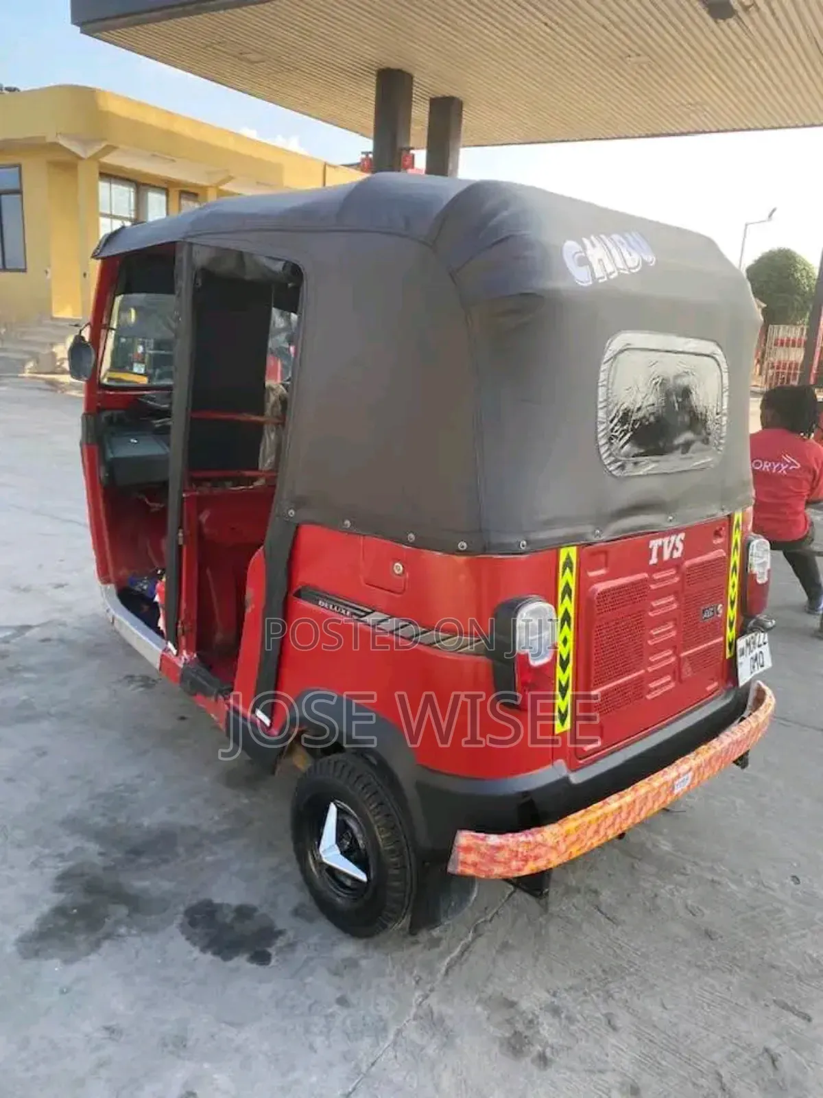 Bajaj Avenger 200 2024 Red