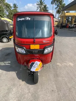 Bajaj Avenger 200 2024 Red