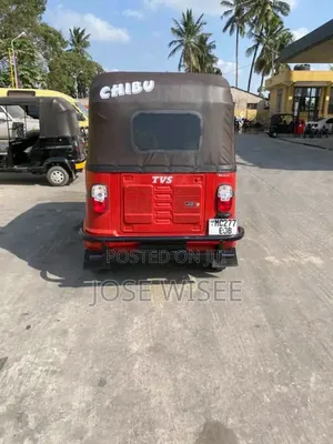 Bajaj Avenger 200 2024 Red