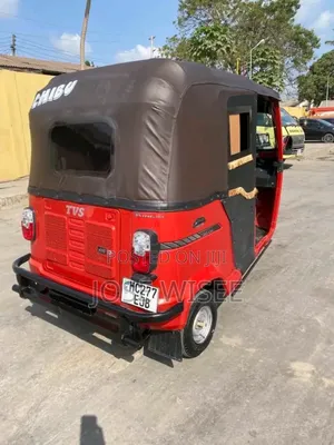 Bajaj Avenger 200 2024 Red