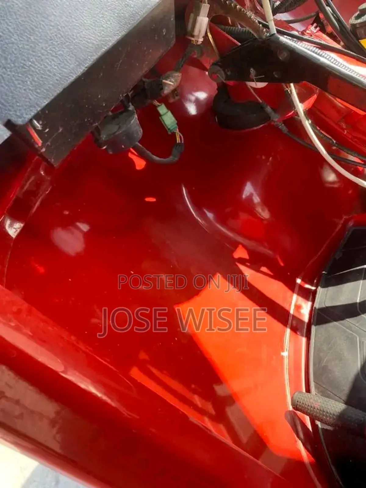 Bajaj Avenger 200 2024 Red