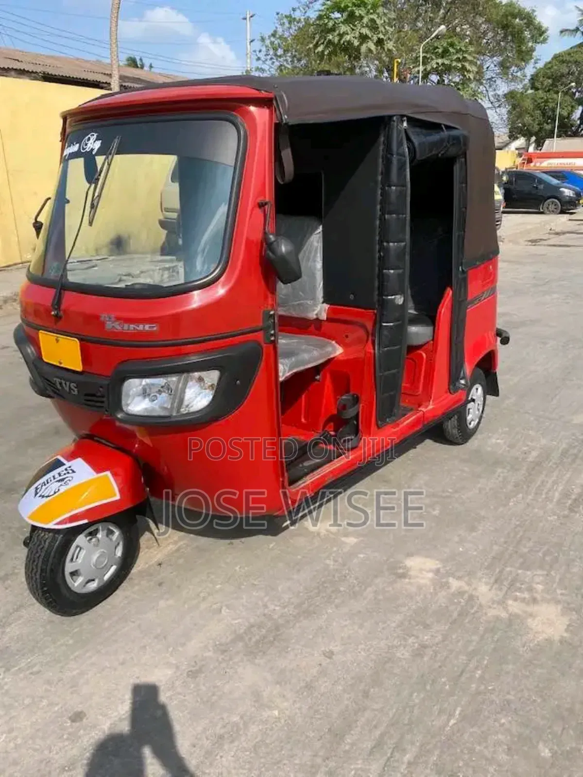 Bajaj Avenger 200 2024 Red