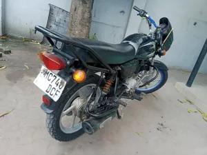 Bajaj Boxer 125 2024 Black