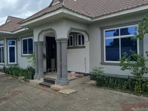 4bdrm House in Dalalipapaatzseven, Bunju for rent