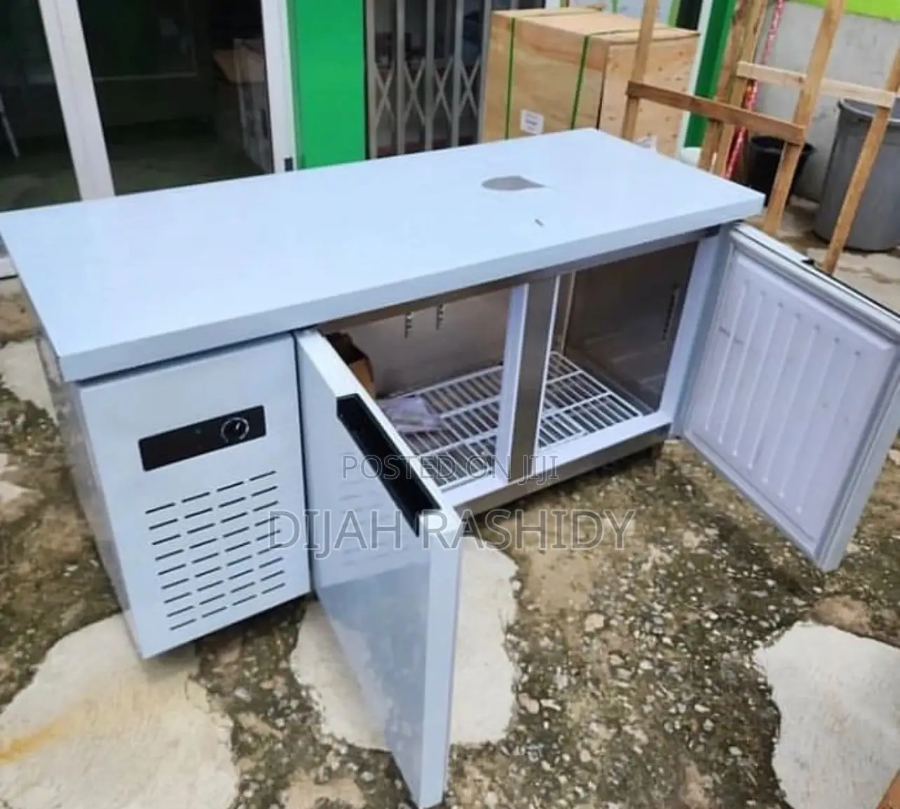 Chiller Table Umeme