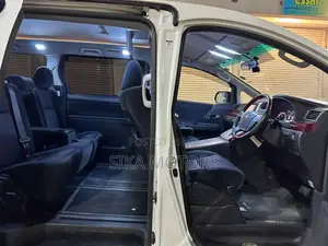 Toyota Vellfire 2009 White