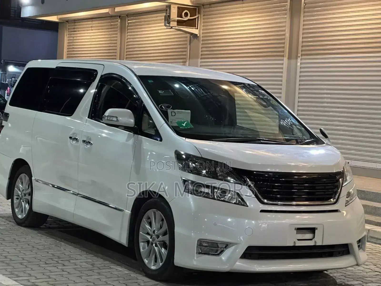Toyota Vellfire 2009 White