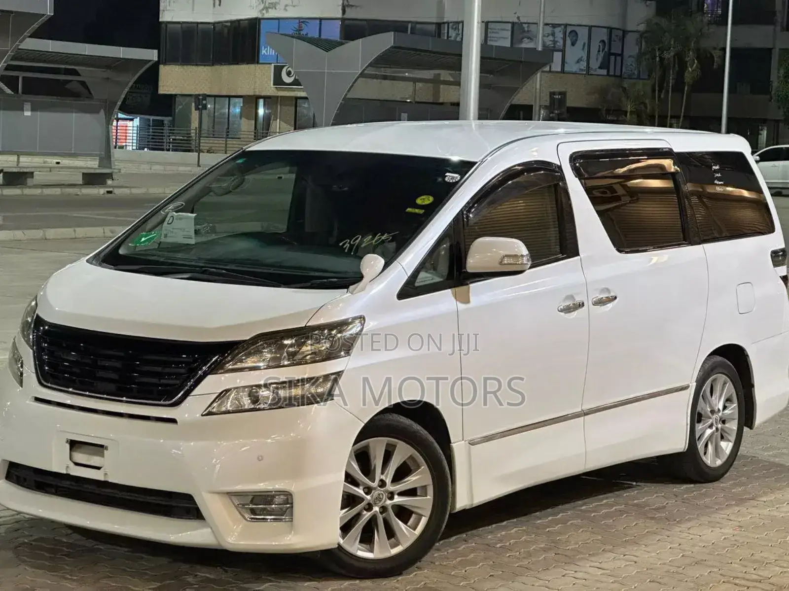 Toyota Vellfire 2009 White