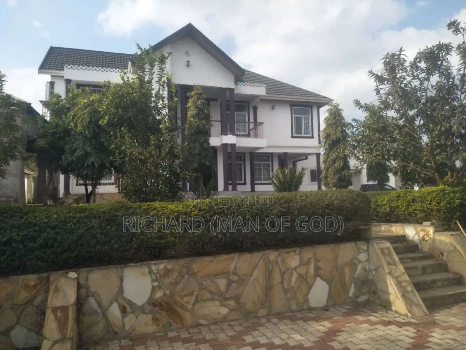Furnished 5bdrm Villa in Central Business Area for rent