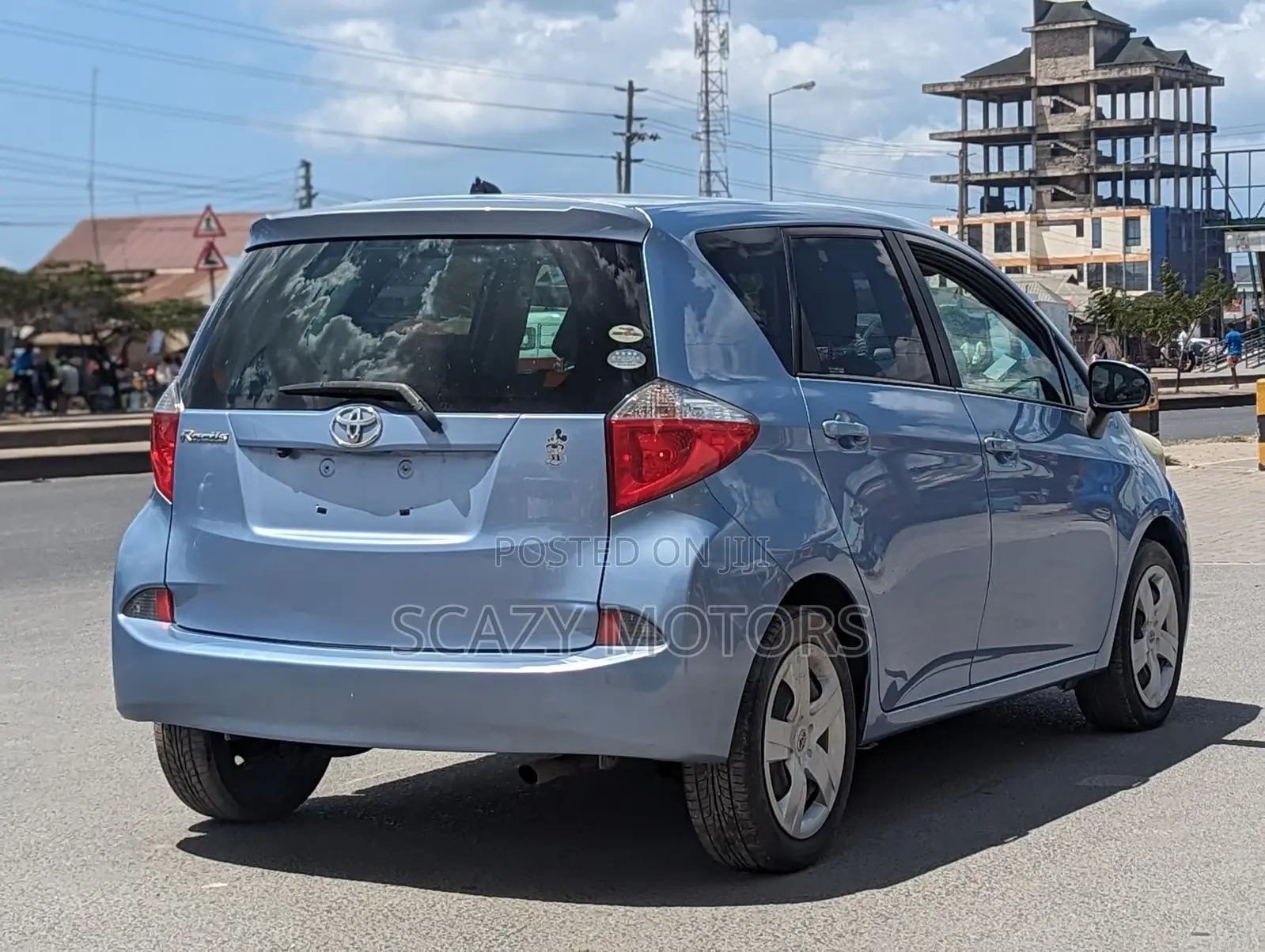 Toyota Ractis 2013 Blue