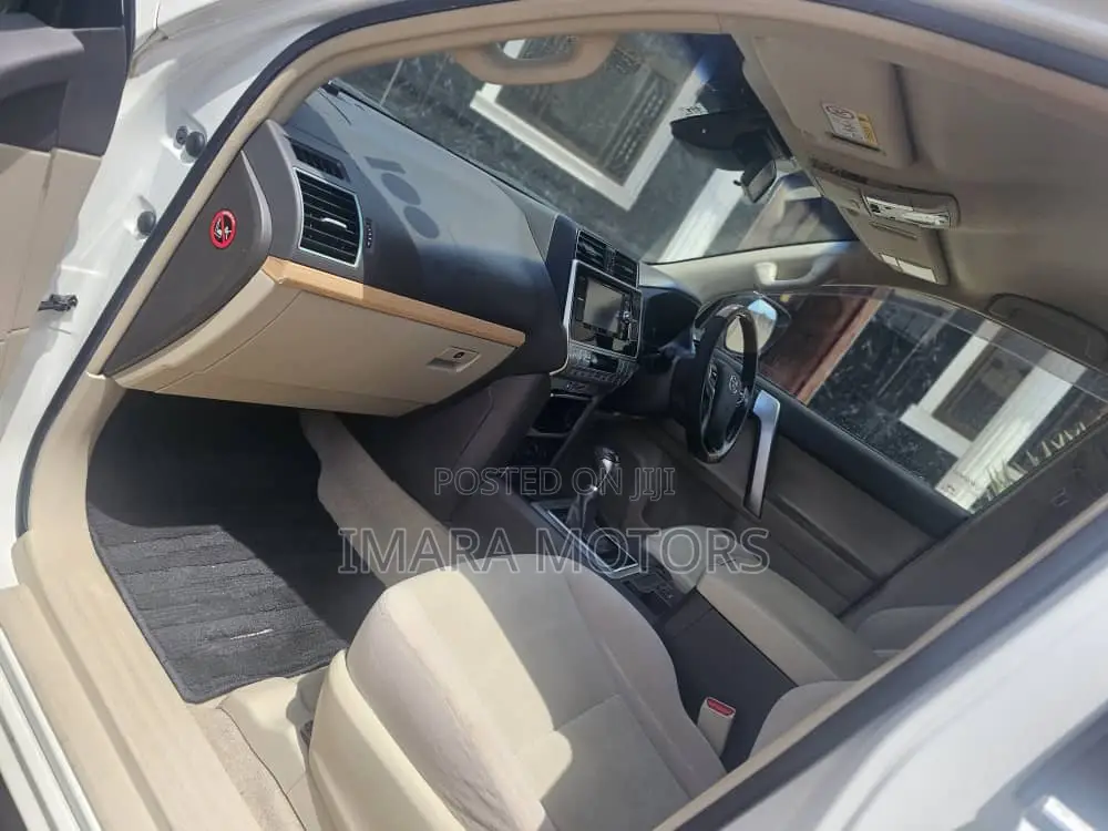 Toyota Land Cruiser Prado 2017 White