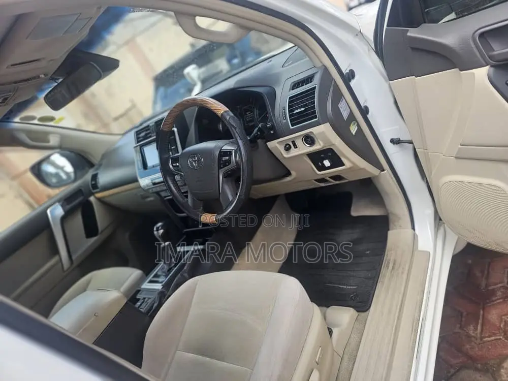 Toyota Land Cruiser Prado 2017 White