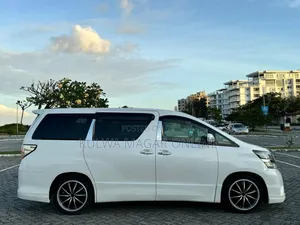 Toyota Vellfire 2010 White
