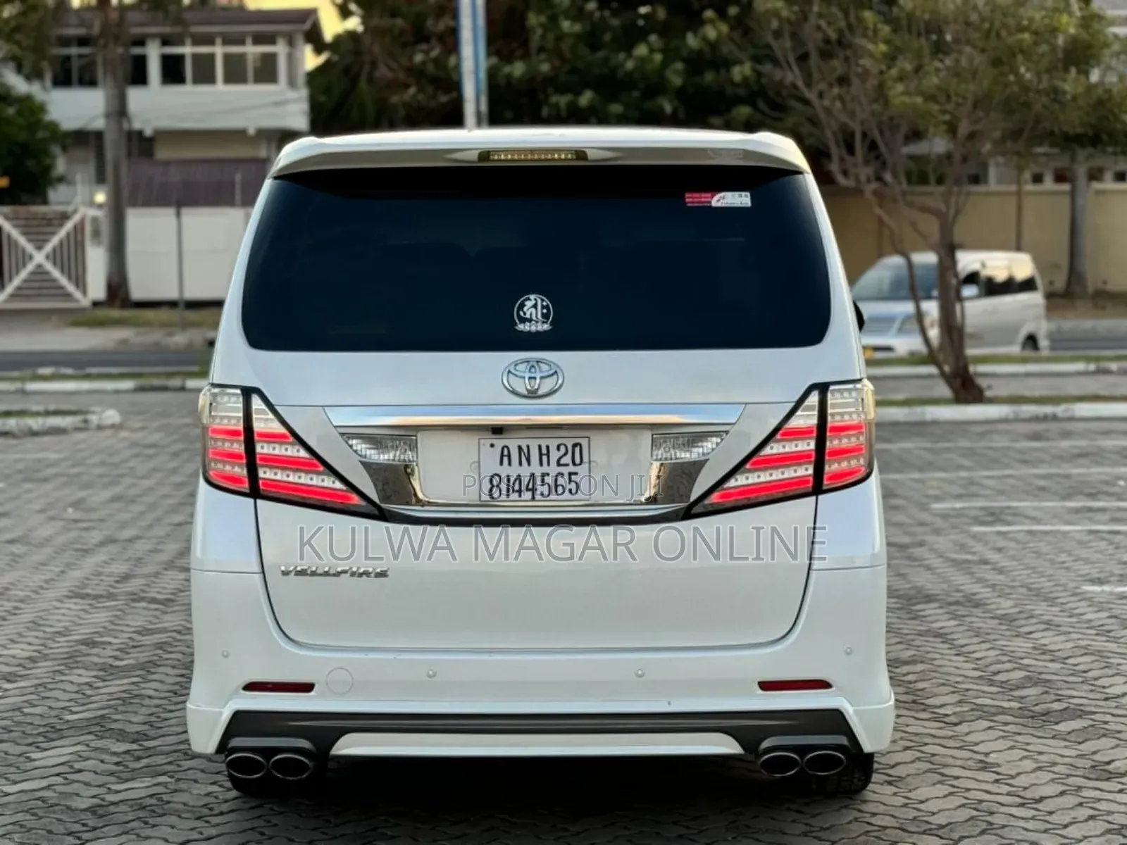 Toyota Vellfire 2010 White