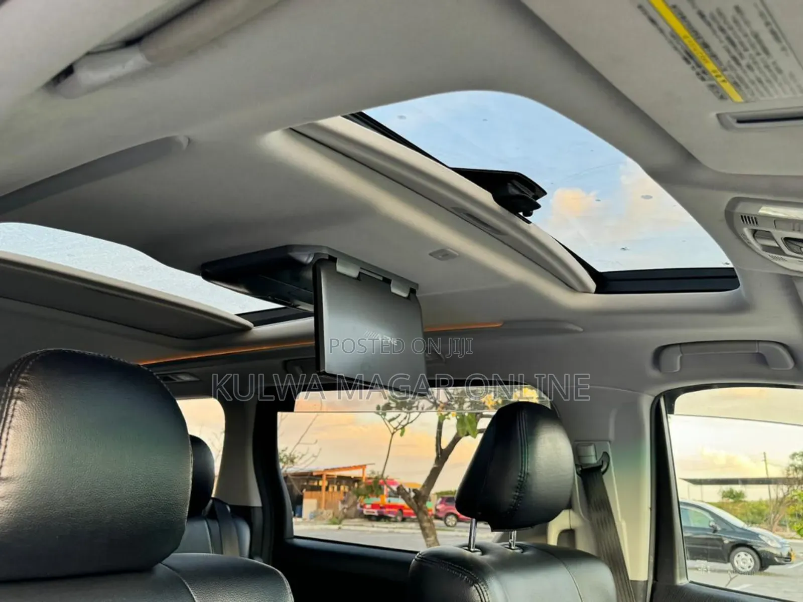 Toyota Vellfire 2010 White