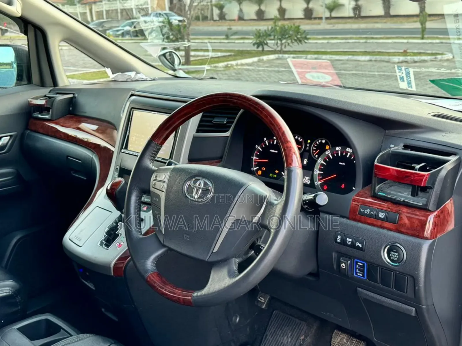 Toyota Vellfire 2010 White