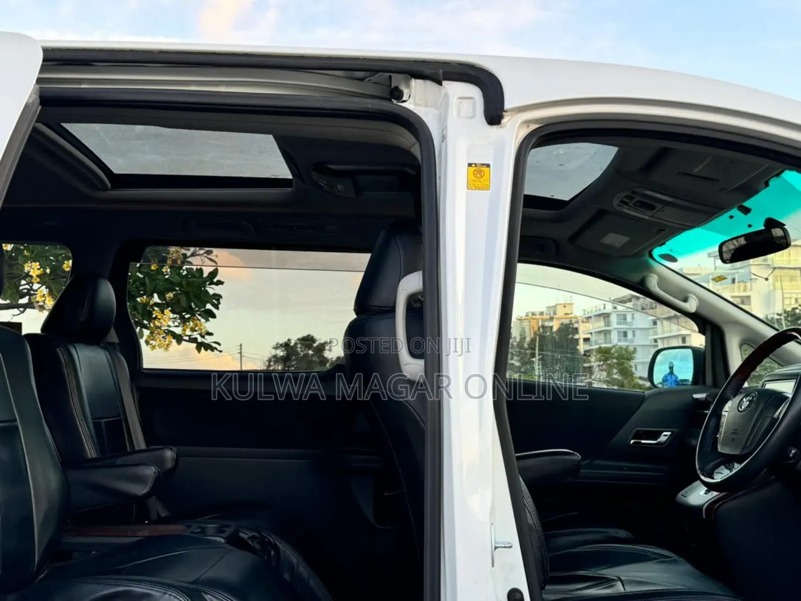 Toyota Vellfire 2010 White