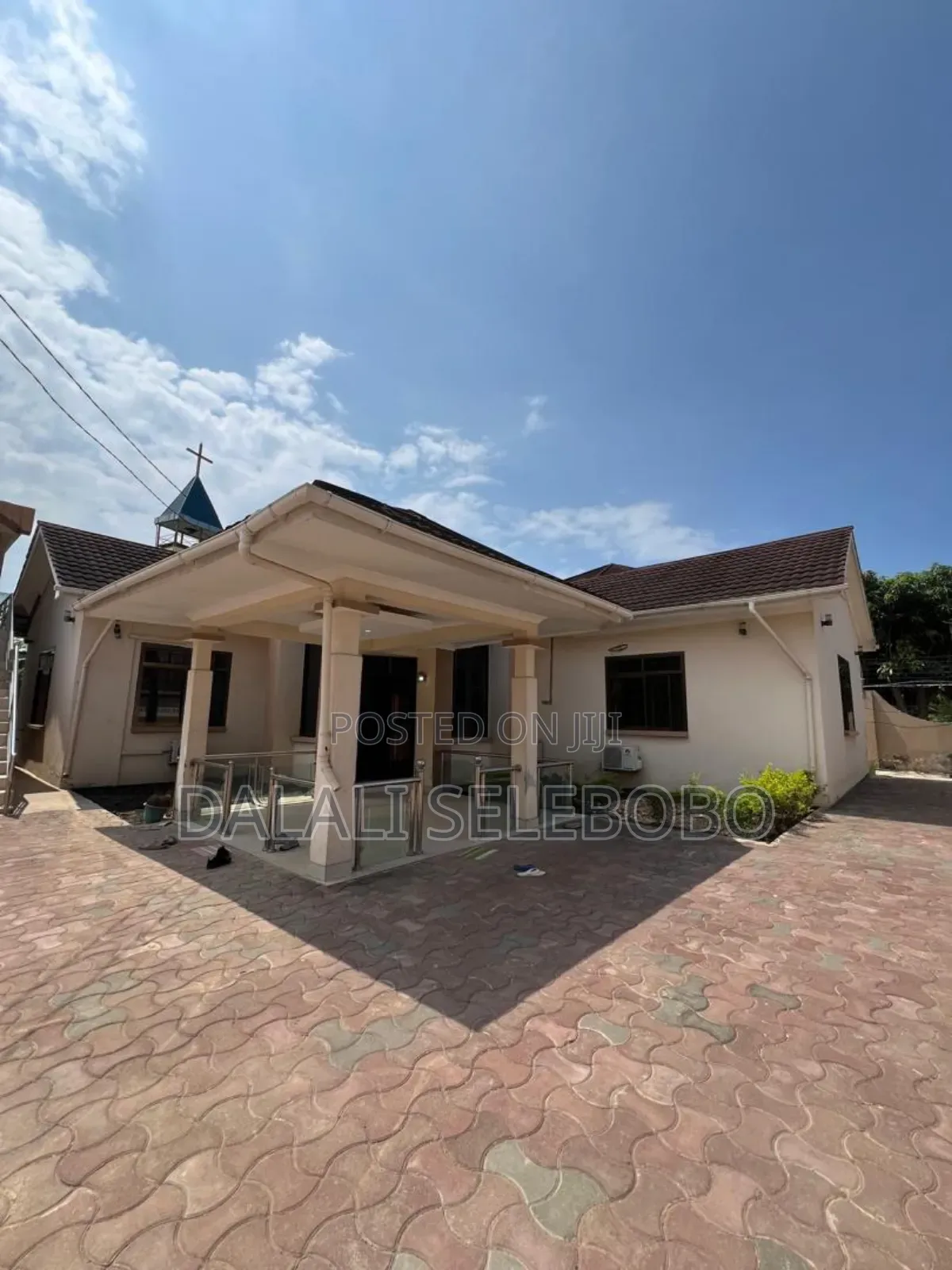 4bdrm Penthouse in Ununio, Kinondoni for sale