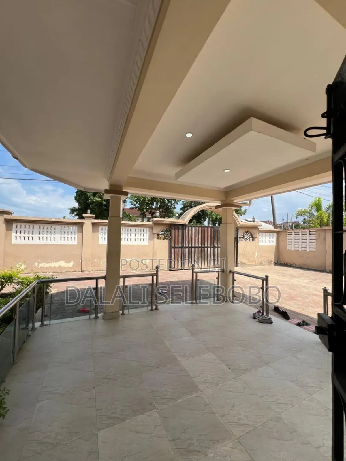 4bdrm Penthouse in Ununio, Kinondoni for sale