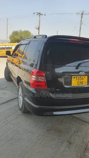Toyota Kluger 2003 Black