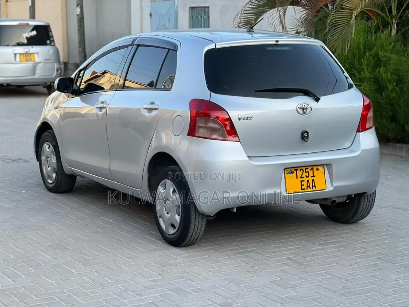 Toyota Vitz 2007 Silver
