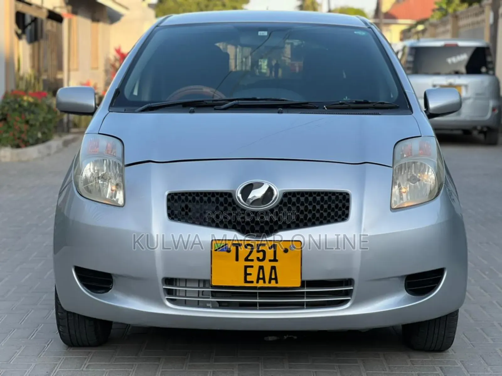 Toyota Vitz 2007 Silver