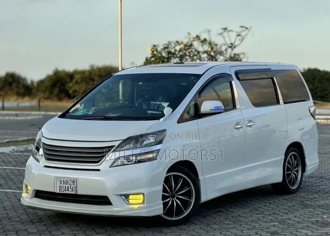 Toyota Vellfire 2010 White