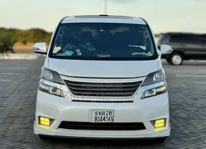 Toyota Vellfire 2010 White