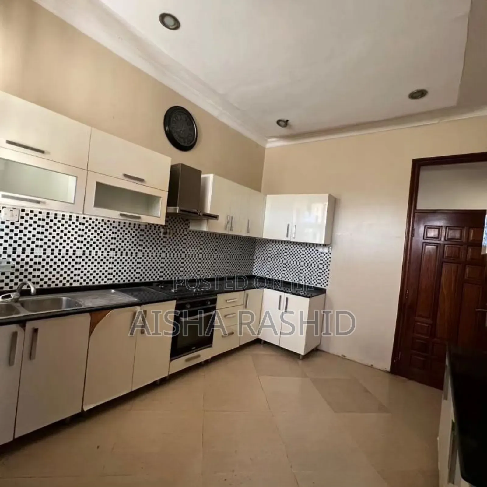 5bdrm House in Kinondoni for sale