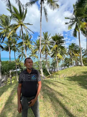 Viwanja Karibu Na Bahari (Kimbiji Sandy Beach)