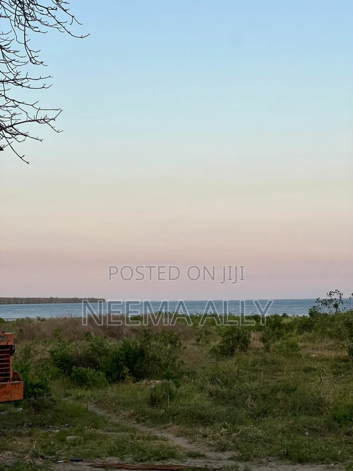 Viwanja Karibu Na Bahari (Kimbiji Sandy Beach)