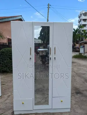 Kabati 3 Doors With Mirror