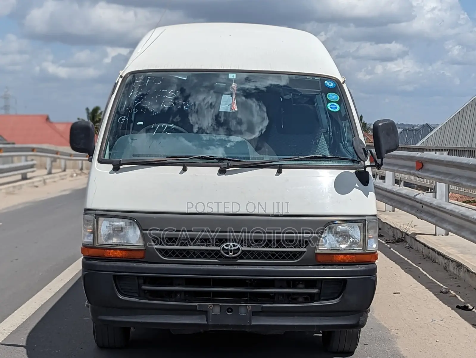 Toyota HiAce 2002 White