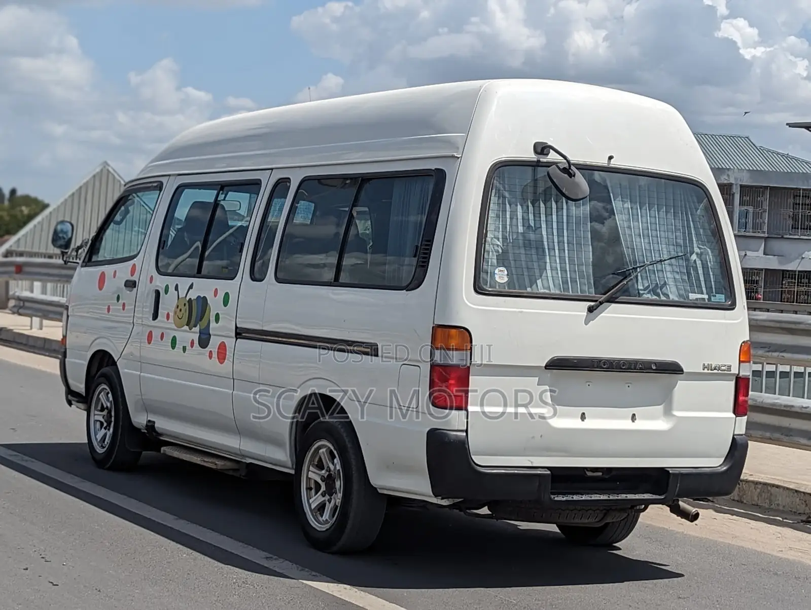 Toyota HiAce 2002 White