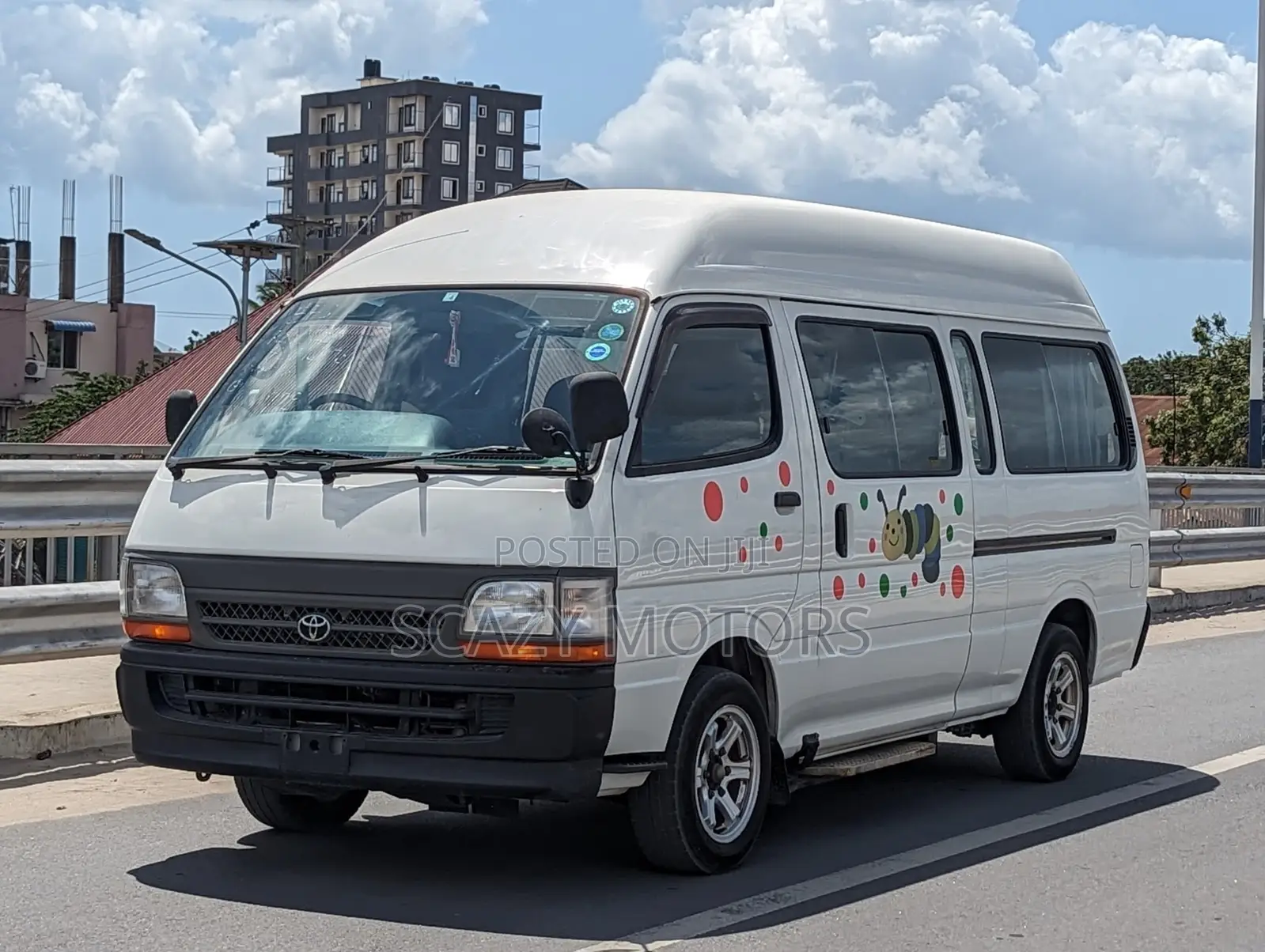 Toyota HiAce 2002 White