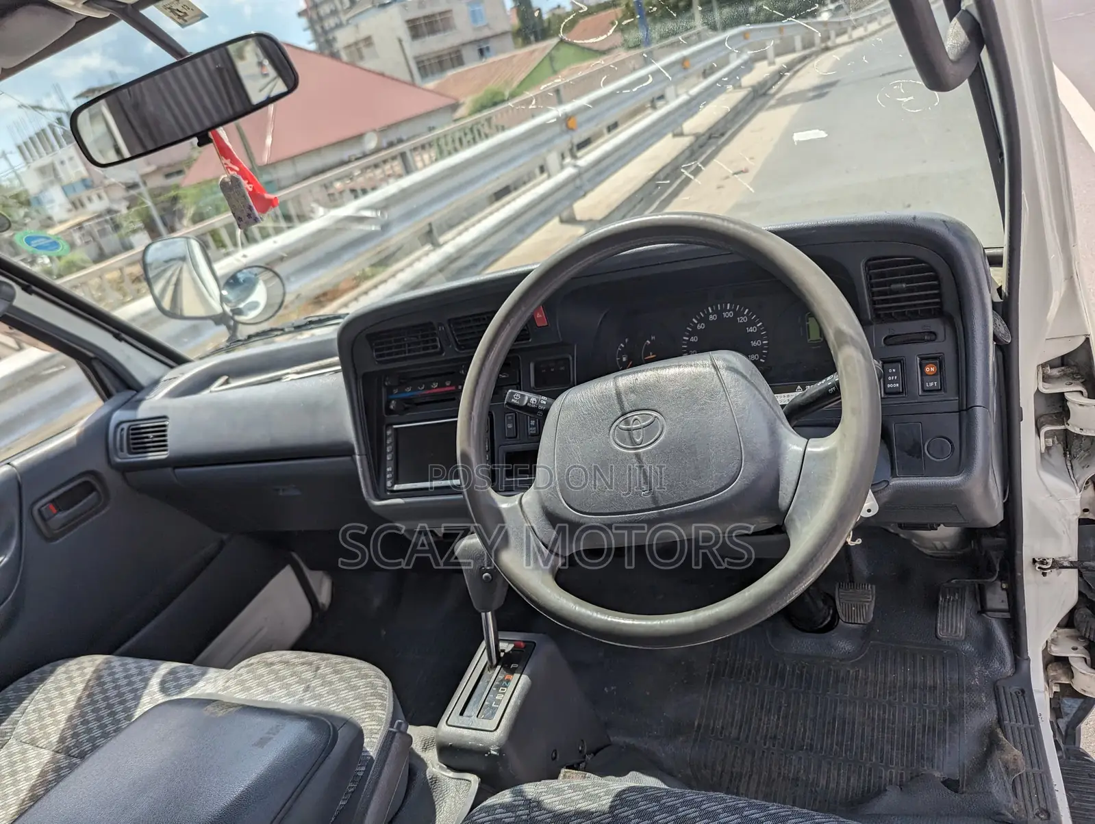 Toyota HiAce 2002 White