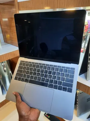 Laptop Apple MacBook Pro 2017 16GB Intel Core I5 SSD 256GB