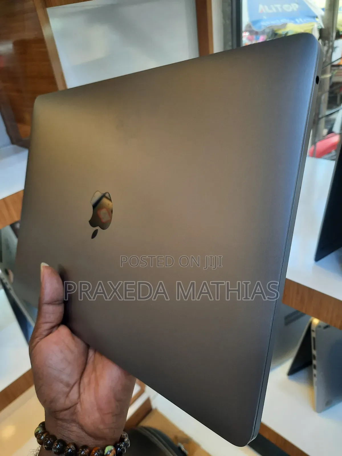 Laptop Apple MacBook Pro 2017 16GB Intel Core I5 SSD 256GB