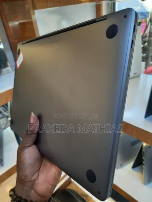 Laptop Apple MacBook Pro 2017 16GB Intel Core I5 SSD 256GB