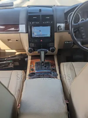 Volkswagen Touareg 2010 Black